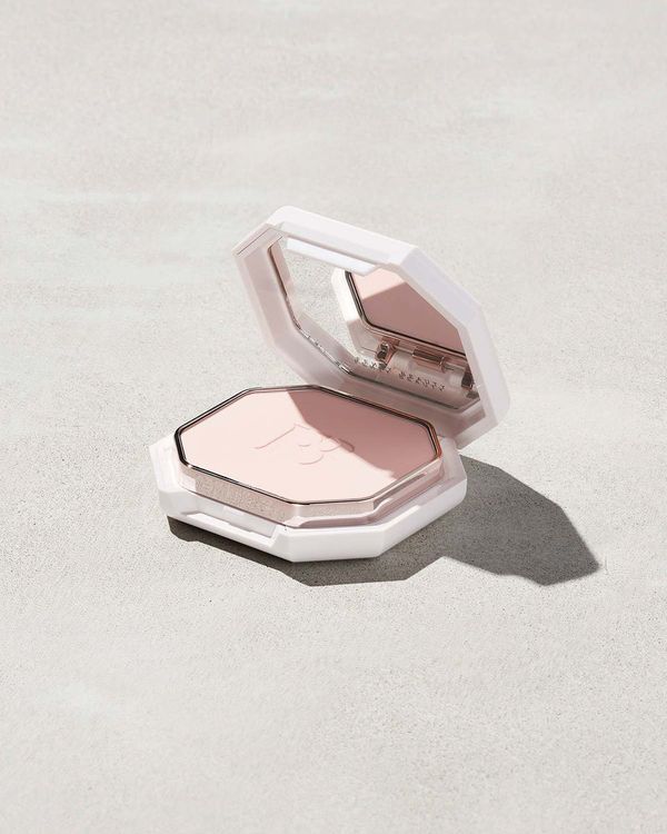 Pro Filt'r Soft Matte Powder Foundation by Fenty Beauty