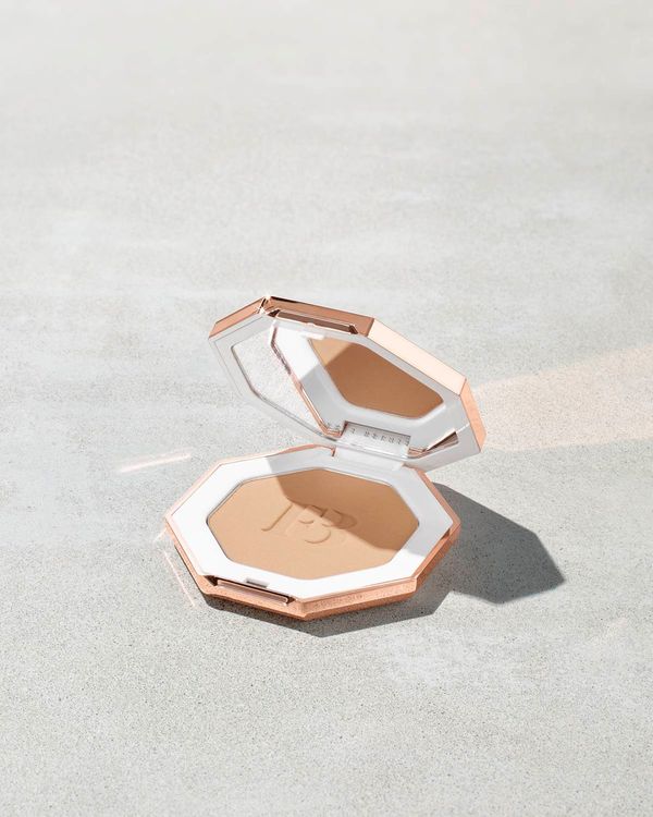 Sun Stalk'r Instant Warmth Bronzer by Fenty Beauty